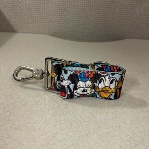 Harvey’s Seatbelt Bags Click and Go Keychain Disney Mickey and Friends NEW